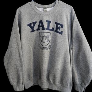 Gildan Unisex Yale Crewneck, Gray, Large